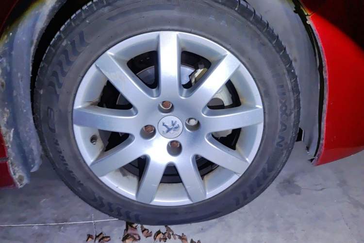 Used Peugeot 308 2013 1.6L Automatic YouShang Model Right Front Wheel Hub