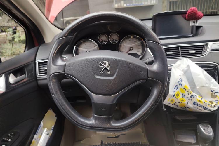 Used Peugeot 308 2013 1.6L Automatic Fashion Model Steering Wheel