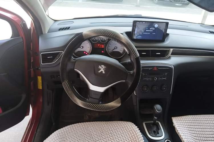 Used Peugeot 308 2013 1.6L Automatic YouShang Model Steering Wheel