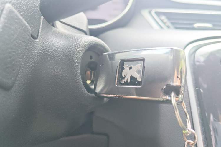 Used Peugeot 308 2013 1.6L Automatic Fashion Model Vehicle Key