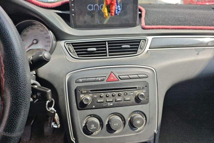 Used Peugeot 308 2013 1.6L Manual YouShang Model Audio And AC Panel