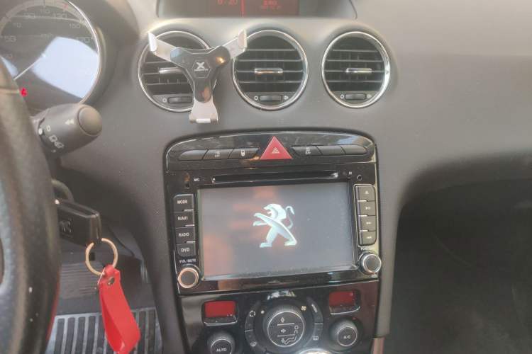 Used Peugeot 308 2013 1.6T SW Fashion Edition Audio And AC Panel