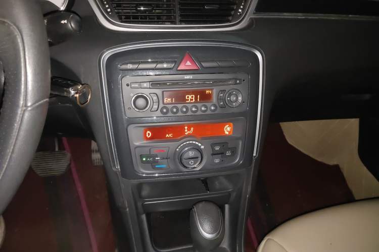 Used Peugeot 308 2013 1.6L Automatic Fashion Model Audio And AC Panel