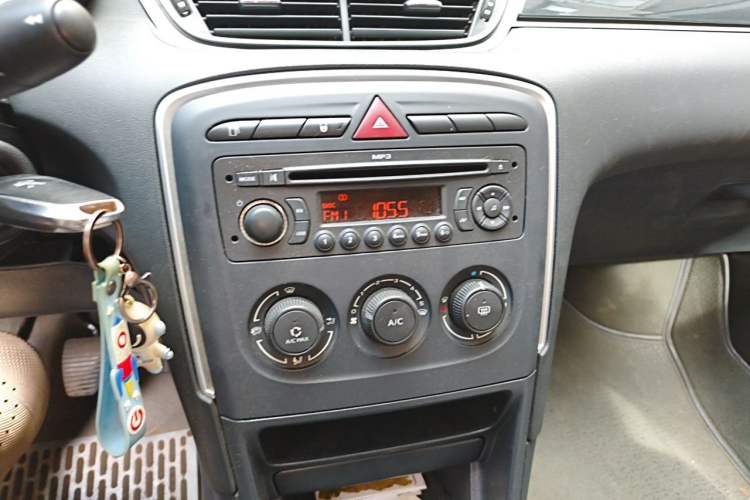 Used Peugeot 308 2013 1.6L Manual YouShang Model Audio And AC Panel
