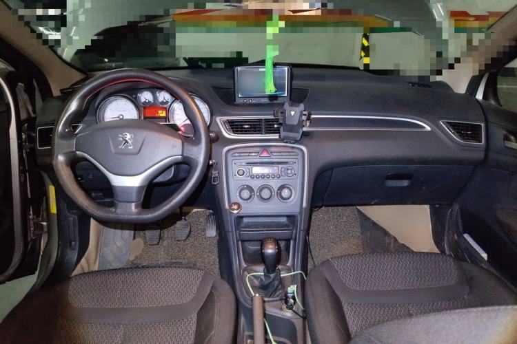 Used Peugeot 308 2013 1.6L Manual YouShang Model Center Console