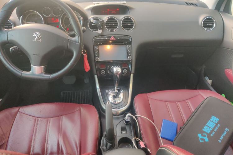 Used Peugeot 308 2013 1.6T SW Fashion Edition Center Console