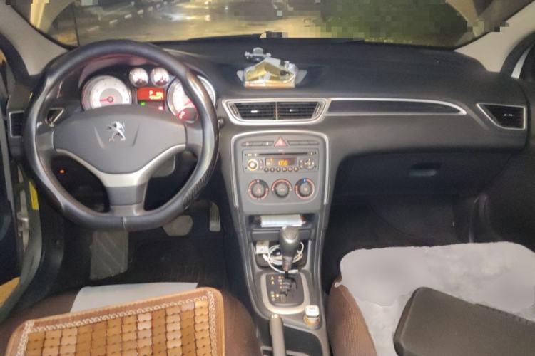Used Peugeot 308 2013 1.6L Automatic YouShang Model Center Console