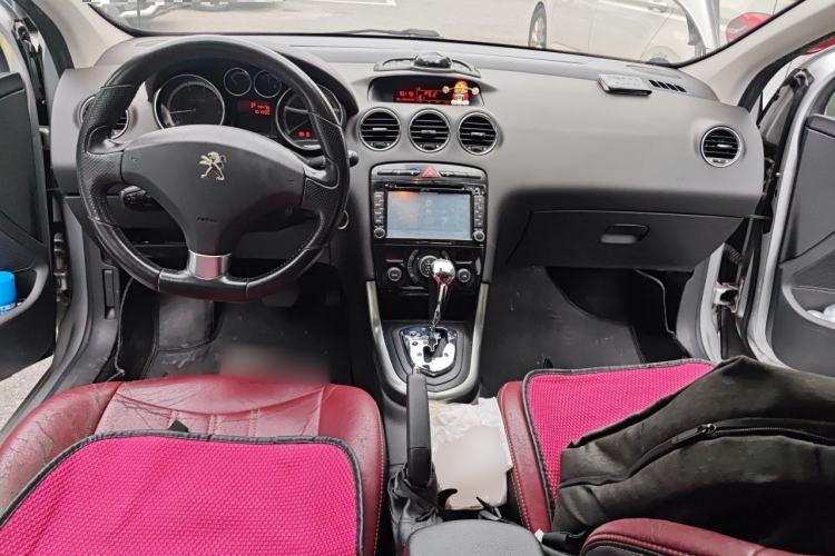 Used Peugeot 308 2013 1.6T SW Fashion Edition Center Console