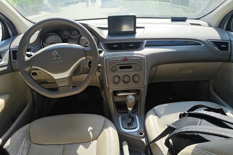 Used Peugeot 308 2013 1.6L Automatic YouShang Model Center Console