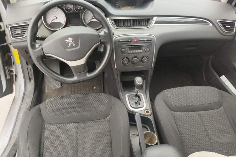 Used Peugeot 308 2013 1.6L Automatic YouShang Model Center Console