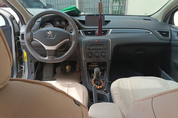 Used Peugeot 308 2013 1.6L Manual YouShang Model Center Console