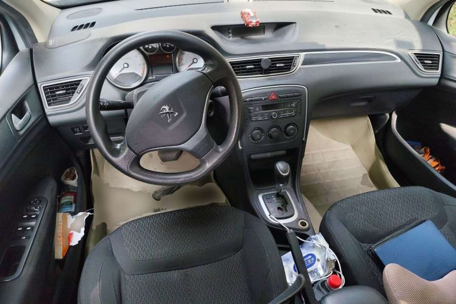 Used Peugeot 308 2013 1.6L Automatic YouShang Model Center Console