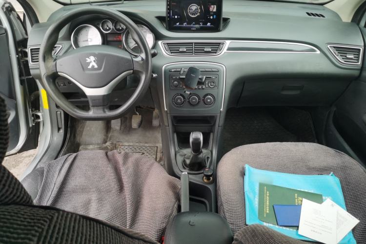 Used Peugeot 308 2013 1.6L Manual YouShang Model Center Console