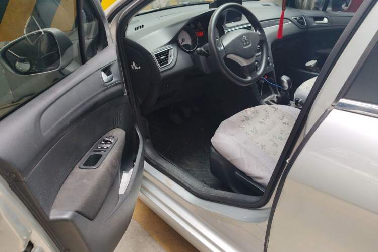 Used Peugeot 308 2013 1.6L Manual YouShang Model Driver Seat