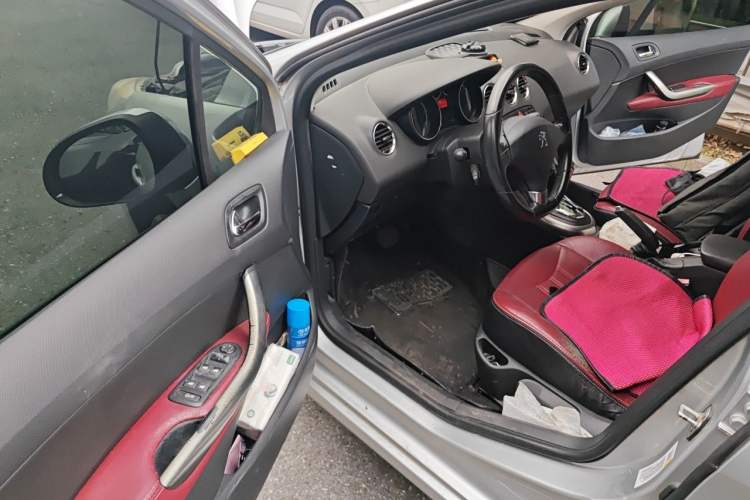 Used Peugeot 308 2013 1.6T SW Fashion Edition Driver Seat