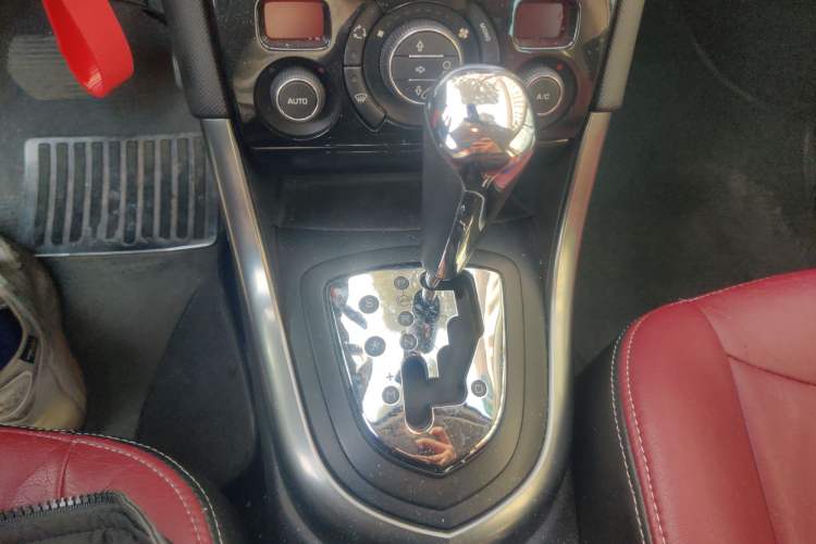 Used Peugeot 308 2013 1.6T SW Fashion Edition Gear Lever
