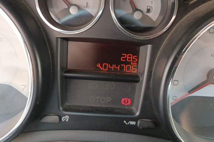 Used Peugeot 308 2013 1.6L Manual YouShang Model Odometer Close Up