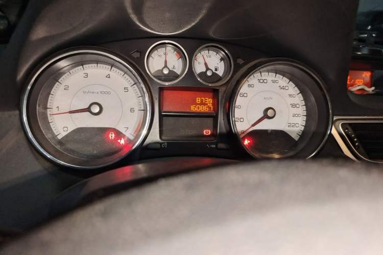 Used Peugeot 308 2013 1.6L Manual YouShang Model Odometer Close Up