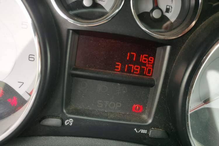 Used Peugeot 308 2013 1.6L Manual YouShang Model Odometer Close Up