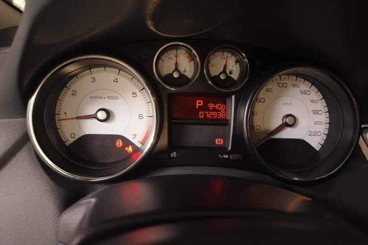 Used Peugeot 308 2013 1.6L Automatic YouShang Model Odometer Close Up