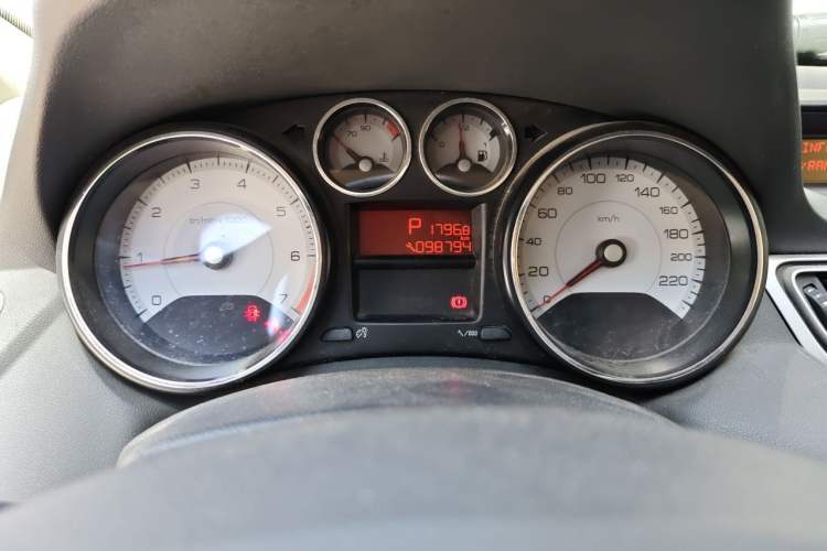 Used Peugeot 308 2013 1.6L Automatic YouShang Model Odometer Close Up
