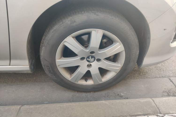 Used Peugeot 308 2013 1.6T SW Fashion Edition Right Front Wheel Hub
