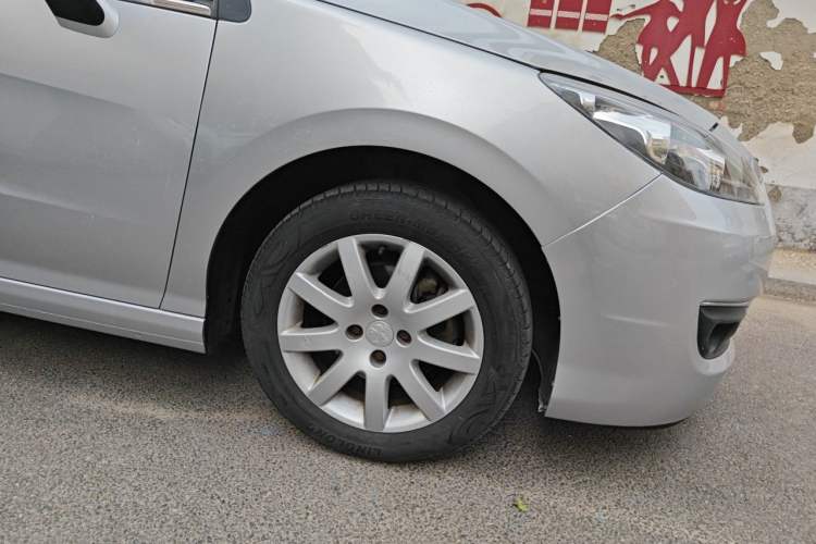 Used Peugeot 308 2013 1.6L Automatic YouShang Model Right Front Wheel Hub