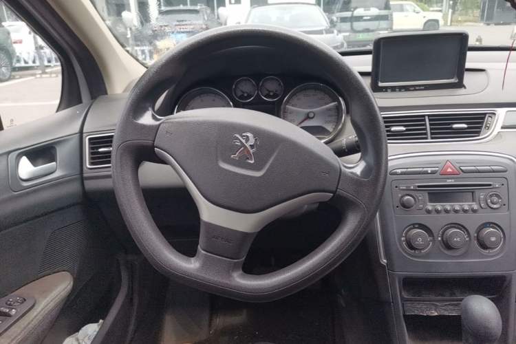 Used Peugeot 308 2013 1.6L Automatic YouShang Model Steering Wheel