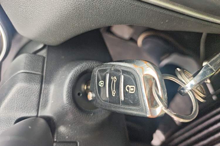 Used Peugeot 308 2013 1.6L Manual YouShang Model Vehicle Key
