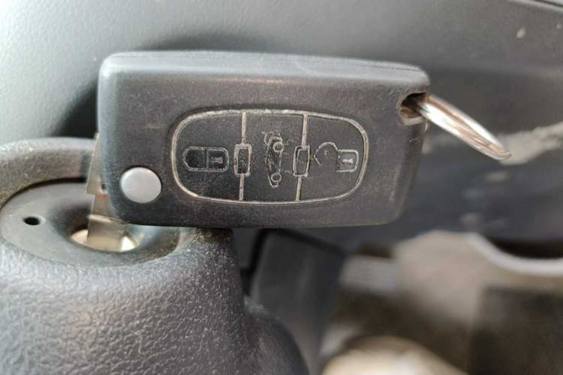 Used Peugeot 308 2013 1.6L Manual Fashion Model Vehicle Key