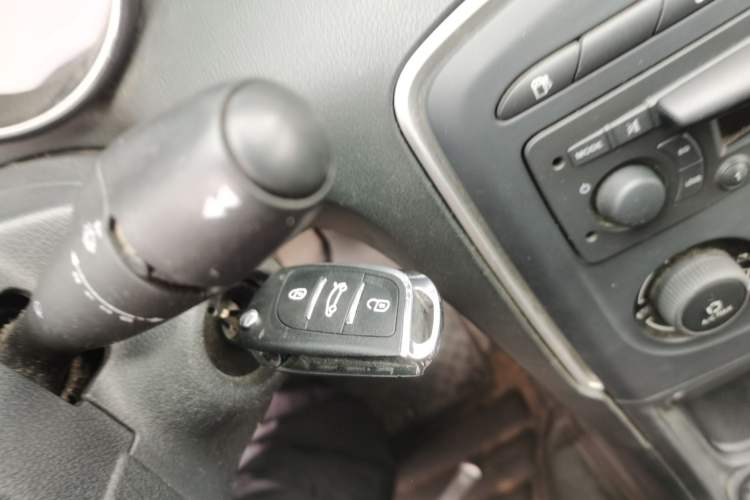 Used Peugeot 308 2013 1.6L Manual YouShang Model Vehicle Key