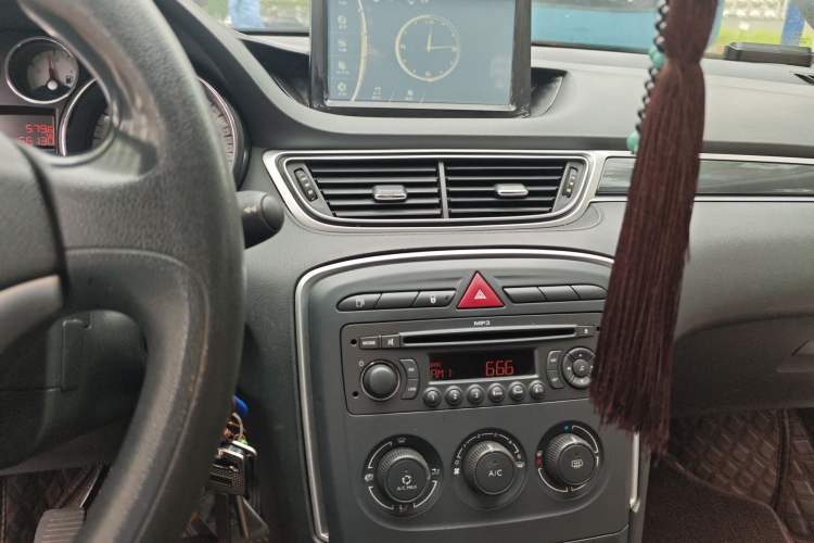 Used Peugeot 308 2013 1.6L Manual YouShang Model Audio And AC Panel