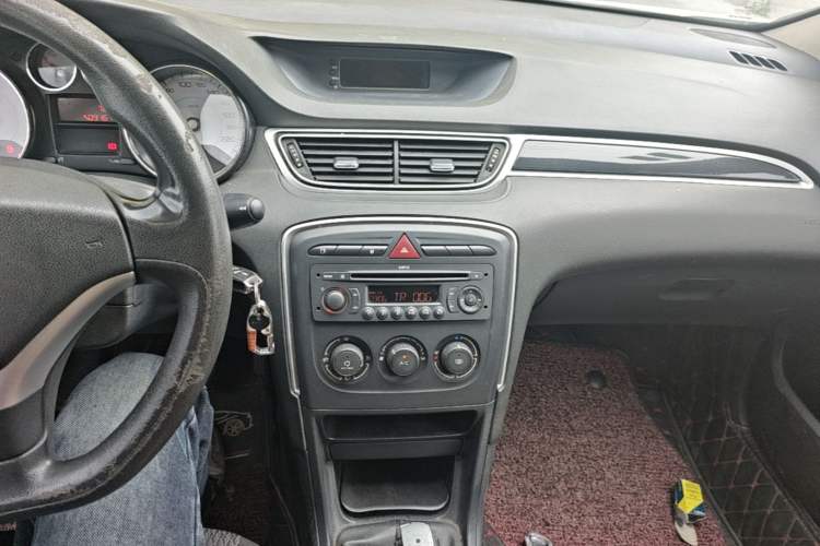 Used Peugeot 308 2013 1.6L Manual YouShang Model Audio And AC Panel