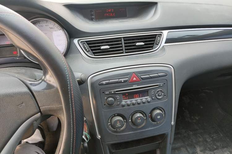 Used Peugeot 308 2013 1.6L Manual YouShang Model Audio And AC Panel