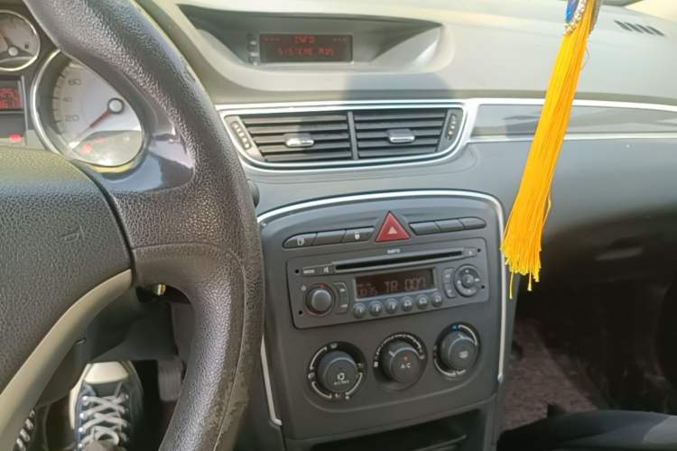 Used Peugeot 308 2013 1.6L Manual YouShang Model Audio And AC Panel