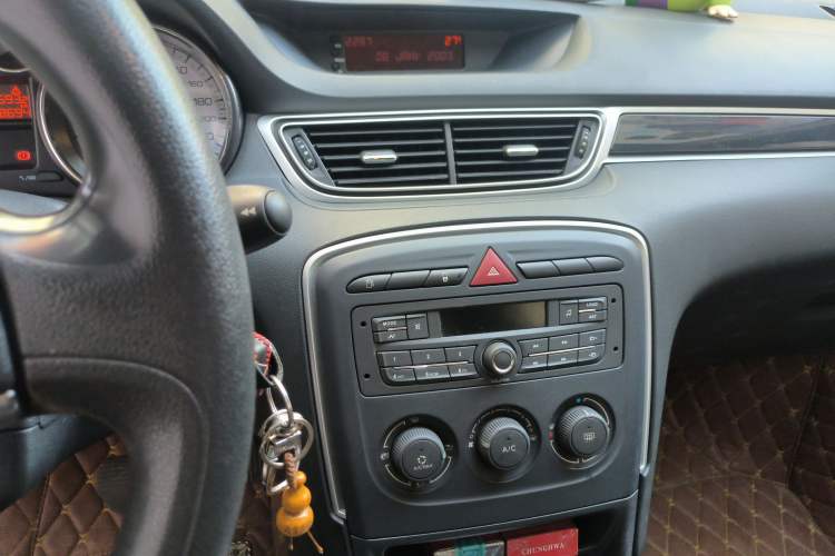 Used Peugeot 308 2013 1.6L Automatic YouShang Model Audio And AC Panel