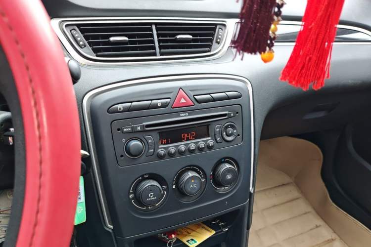 Used Peugeot 308 2013 1.6L Manual YouShang Model Audio And AC Panel