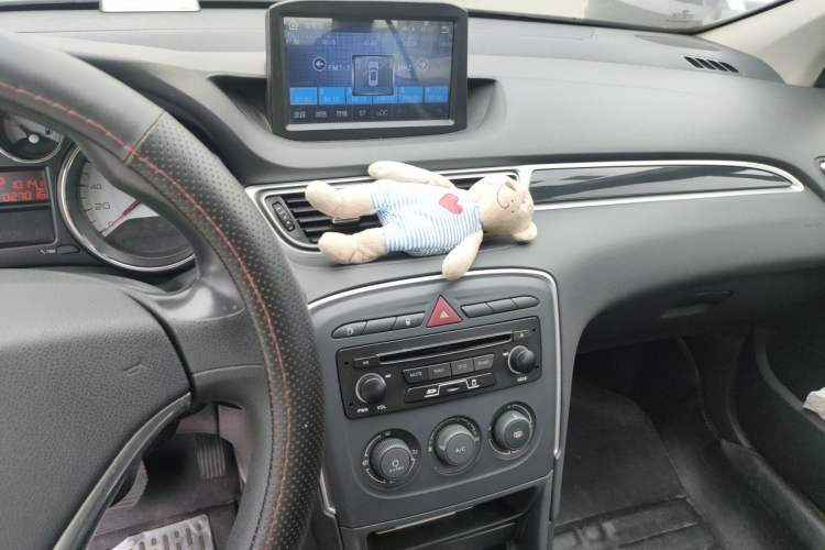 Used Peugeot 308 2013 1.6L Automatic Fashion Model Audio And AC Panel