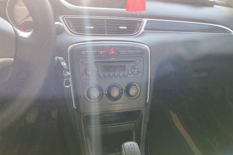 Used Peugeot 308 2013 1.6L Manual YouShang Model Audio And AC Panel