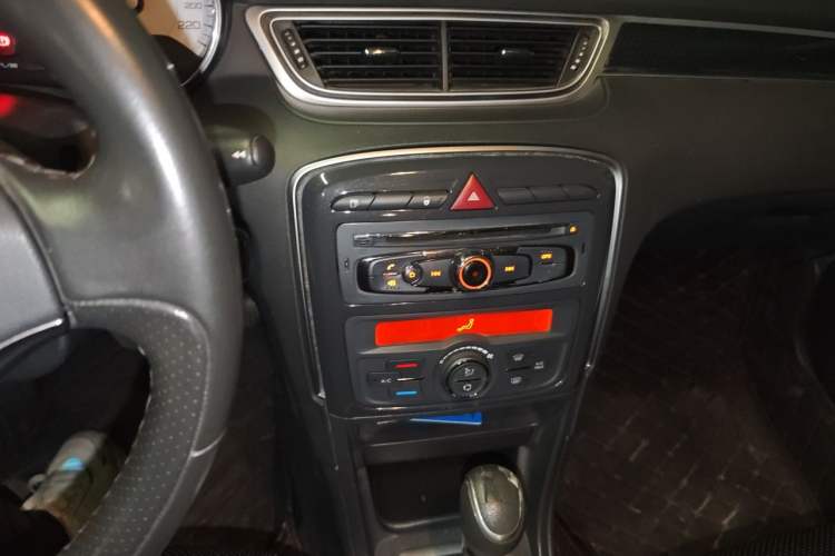 Used Peugeot 308 2013 1.6L Automatic YouShang Model Audio And AC Panel