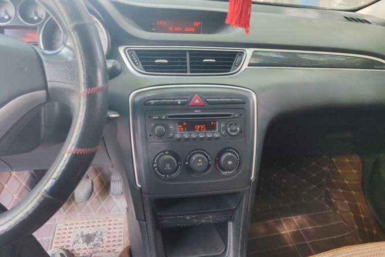 Used Peugeot 308 2013 1.6L Manual YouShang Model Audio And AC Panel