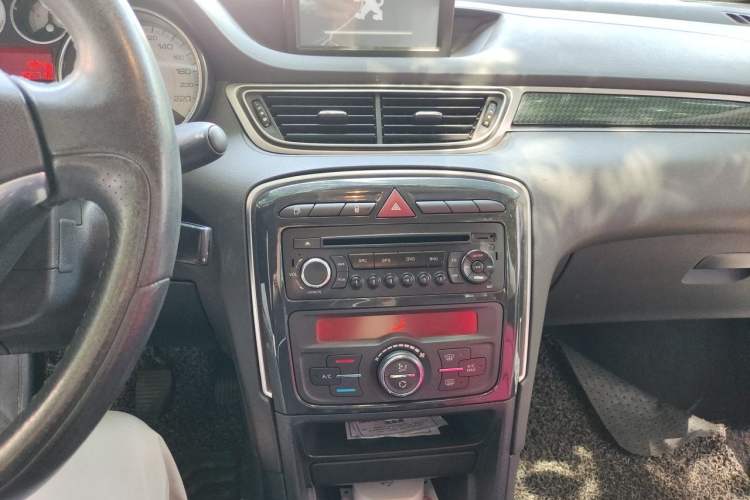 Used Peugeot 308 2013 1.6L Manual Fashion Model Audio And AC Panel