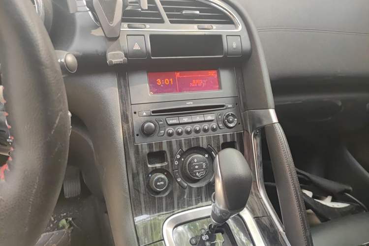 Used Peugeot 308 2013 2.0L Automatic Luxury Model Audio And AC Panel