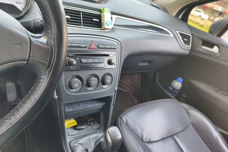 Used Peugeot 308 2013 1.6L Manual YouShang Model Audio And AC Panel