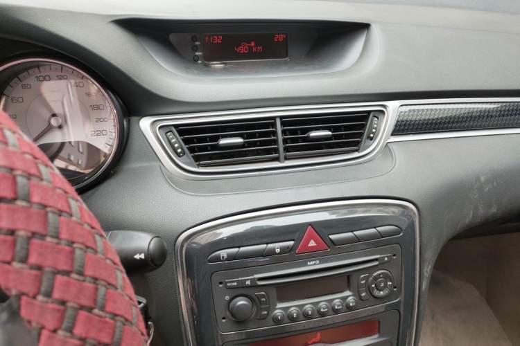 Used Peugeot 308 2013 1.6L Manual Fashion Model Audio And AC Panel
