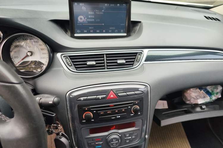 Used Peugeot 308 2013 1.6L Automatic Fashion Model Audio And AC Panel