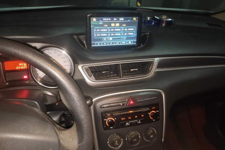 Used Peugeot 308 2013 1.6L Manual YouShang Model CNG Audio And AC Panel