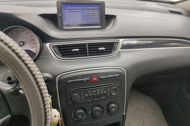 Used Peugeot 308 2013 1.6L Manual YouShang Model Audio And AC Panel