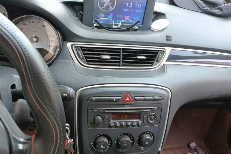 Used Peugeot 308 2013 1.6L Manual YouShang Model Audio And AC Panel