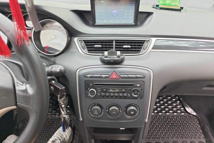 Used Peugeot 308 2013 1.6L Manual YouShang Model Audio And AC Panel